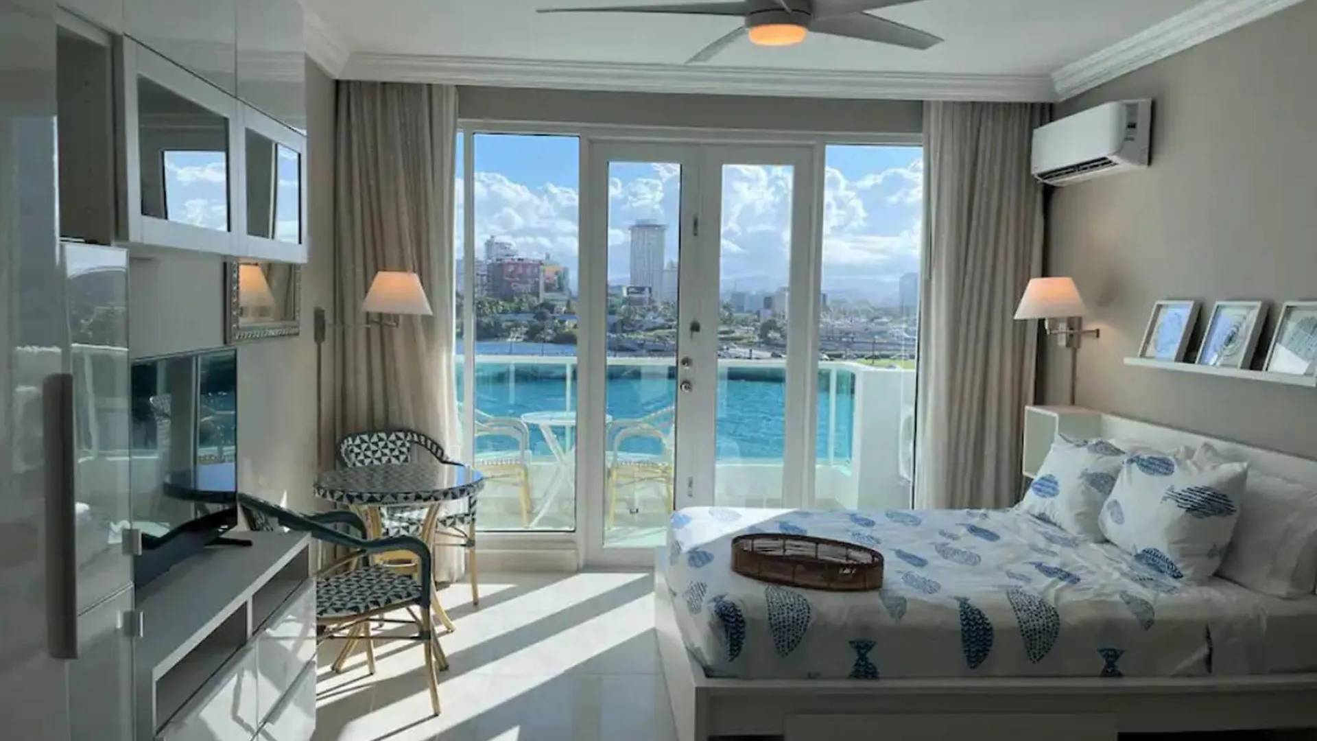 Lagoon View Studio | Balcony, Pool & Hot Tub 圣胡安